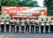 Apresiasi Perolehan Nilai Kompetensi Tertinggi, Kadiv Humas Beri Beasiswa 6 Bintara