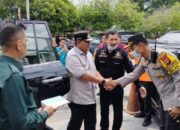 Gubernur Sulsel Membesuk Korban Longsor di Dampingi Kapolres Palopo