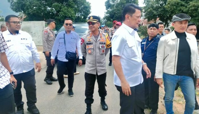 Kapolres Tulang Bawang Barat bersama Forkopinda Cek kegiatan Pemungutan Suara