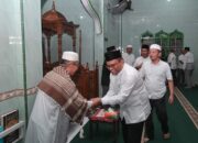 S.K.M., M.Kes hadiri peringatan Isra’ Mi’raj Nabi Muhammad SAW 1445 H di Masjid At-Taqwim kel