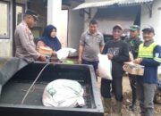 Polsek Pakenjeng Berikan Tali Asih Kepada Korban Bencana Angin Puting Beliung