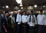 Penjabat Bupati Garut Laksanakan Salat Tarawih Hari Pertama di Masjid Agung Garut