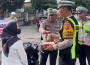 Satlantas Polres Lampung Tengah Berbagi Takjil Gratis Untuk Masyarakat