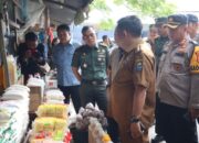 Pj. Bupati Jeneponto Bersama Kapolres serta Forkompimda Terjun Langsung Cek Harga Sembako Di Pasar Sentral Karissa