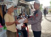 Kapolsek Tuminting Bagikan Takjil Berbuka Puasa di Bulan Suci Ramadan 1455 H 