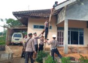 Polres Lampung Timur Bantu Masyarakat Terdampak Angin Puting Beliung