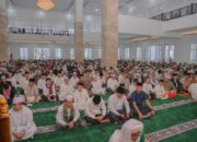 Pj. Walikota Padangsidimpuan Sholat Idul Fitri di Masjid Agung Al-Abror