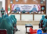 Dirangkai Halal Bihalal, Ketua TP PKK Lutim Pimpin Rapat Bulanan