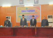 Pj.Wali Kota Padangsidimpuan menyerahkan laporan keterangan pertanggungjawaban (LKPJ) Wali Kota tahun 2023 kepada DPRD