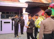 Penghormatan Terakhir, Kapolresta Bandar Lampung Pimpin Prosesi Pemakaman Almarhum Aiptu Hifzon