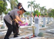 Polda Lampung Gelar Upacara Ziarah Makam dan Tabur Bunga Sambut Hari Bhayangakara ke 78