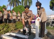 Polresta Bandar Lampung Ziarah Ke Makam Pahlawan Peringati Hari Bhayangkara Ke 78