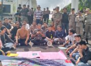 Mahasiswa Lakukan Aksi Demontrasi Di Depan Kantor Kejari Tebo Terkait Dugaan KKN Di Disdikbud Kabupaten Tebo