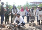 Berikan Pelayanan Dan Perhatian Kepada masyarakat, Danrem 043/Gatam Letakan Batu Pertama Tanda Dimulainya Pembenahan Dan Renovasi Camp Latihan Pantai Pasir Putih