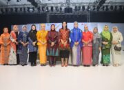 Peduli Akan Peningkatan UMKM, Ketua Dekranasda Tapsel Hadiri Medan Fashion Festival