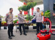 Kapolda Sumsel Periksa Kendaraan dan Sarana Peralatan Pemadam Api