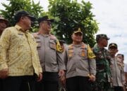 Kapolres Aceh Tamiang Dampingi Kapolda Tinjau Lokasi Banjir di Seruway