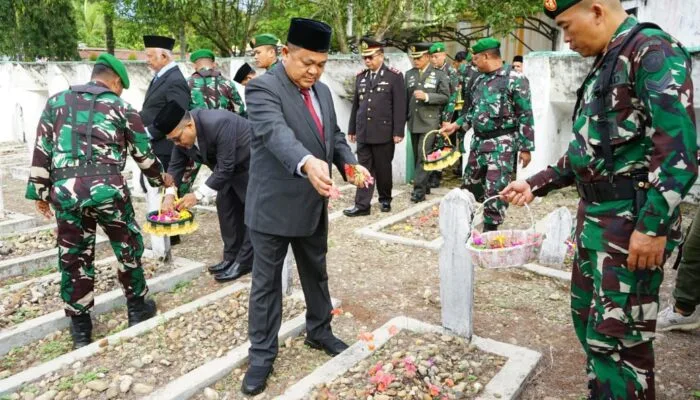 Peringati Hari Pahlawan ke-79, Kasdim 0117/Aceh Tamiang Mengikuti Upacara Ziarah Nasional Di TMP Kuala Simpang